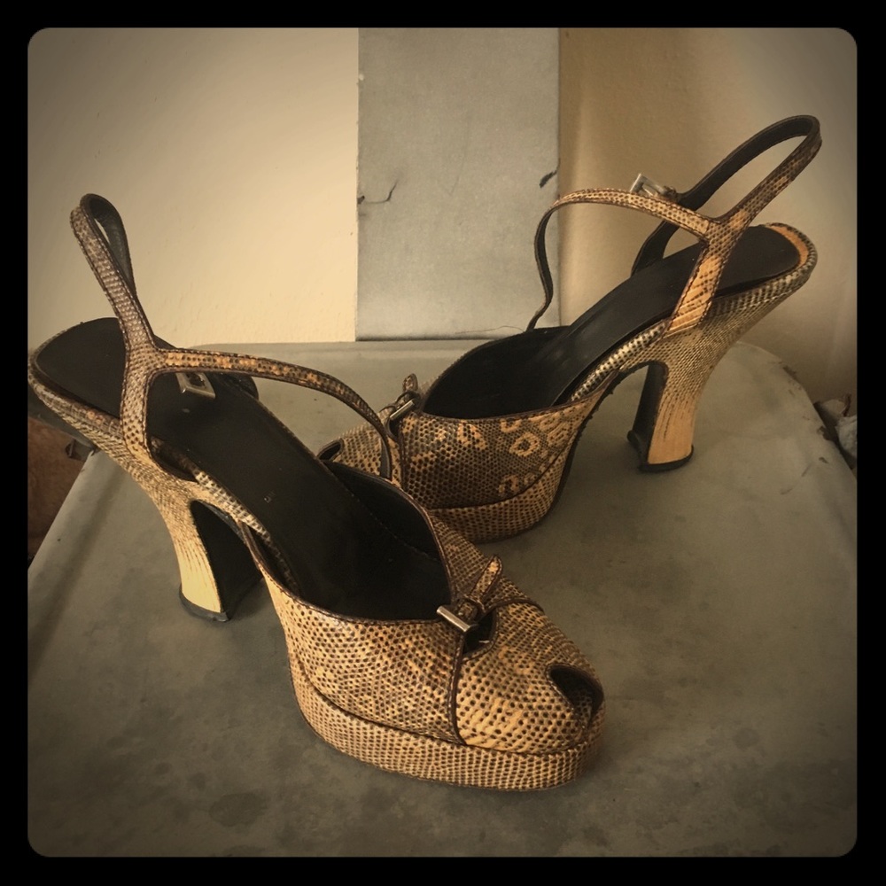 Vintage PRADA leather pumps size 38!